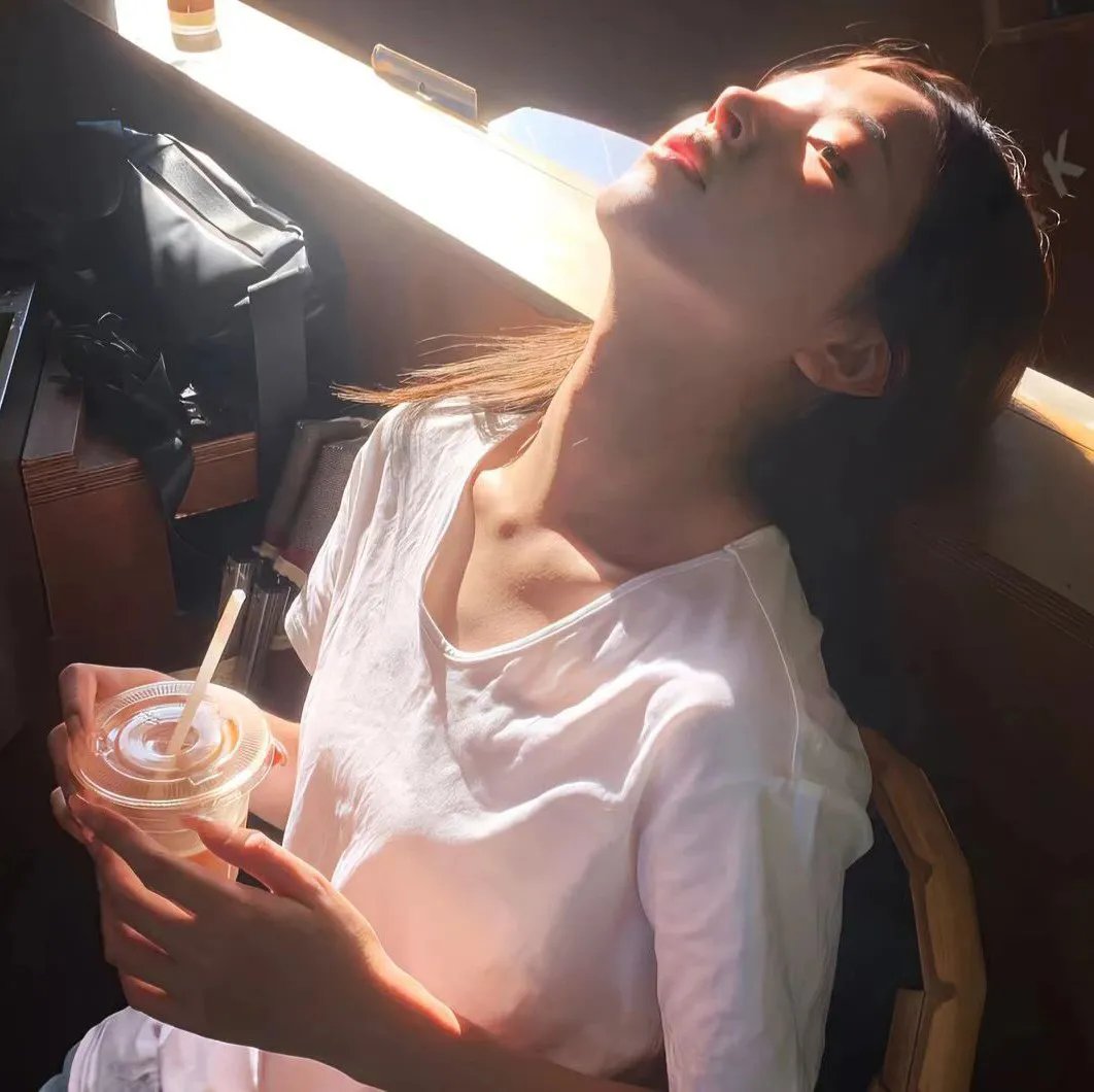 千万别眨眼 封面